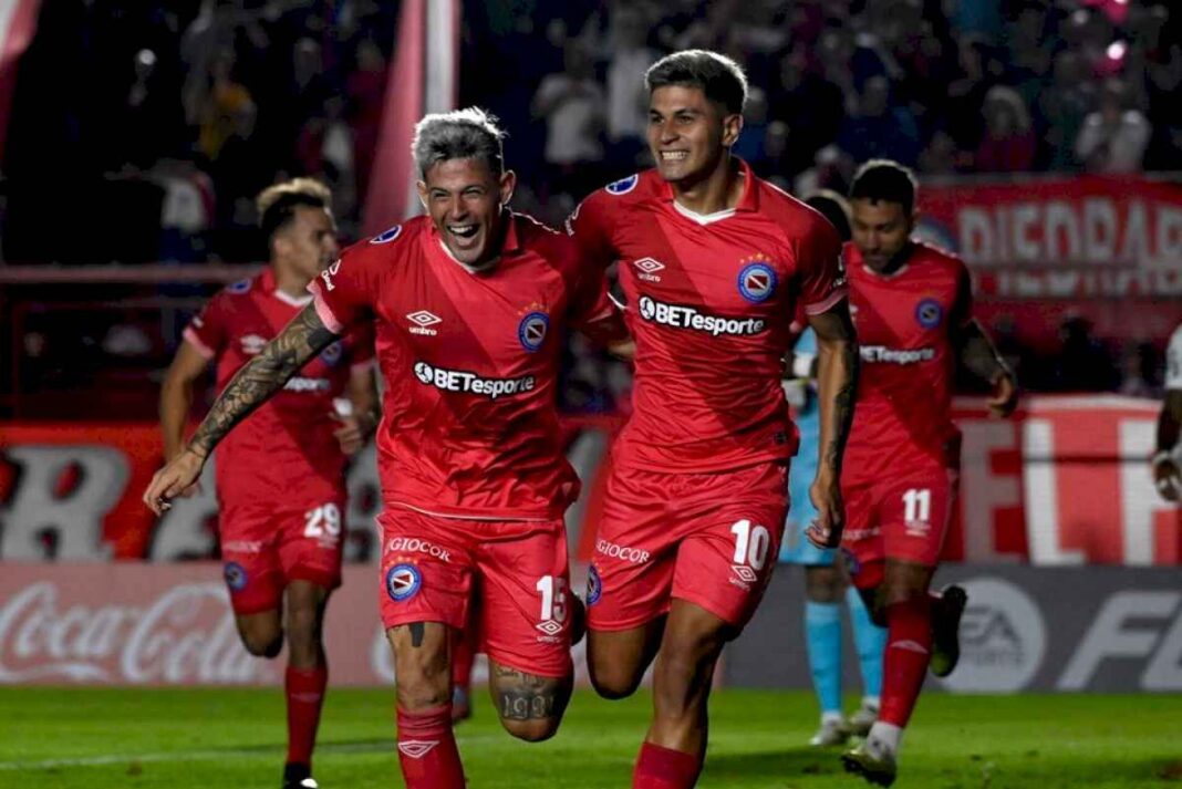 argentinos-le-gano-a-corinthians-y-es-lider-en-su-grupo-de-la-copa-sudamericana