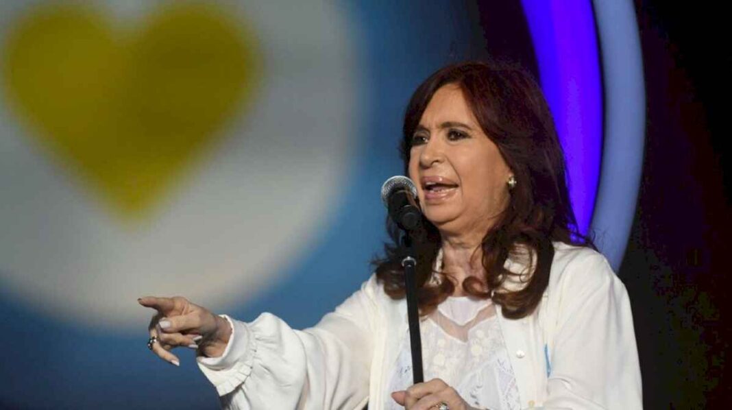 cristina-kirchner-anuncio-que-reaparecera-el-sabado-y-critico-el-experimento-anarco-capitalista-de-milei