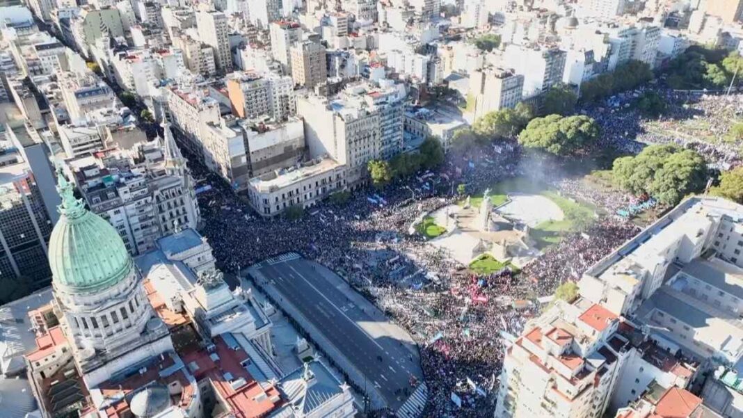 tension-en-el-gobierno-por-la-marcha-universitaria:-enojo-de-milei-y-pases-de-factura-en-el-gabinete