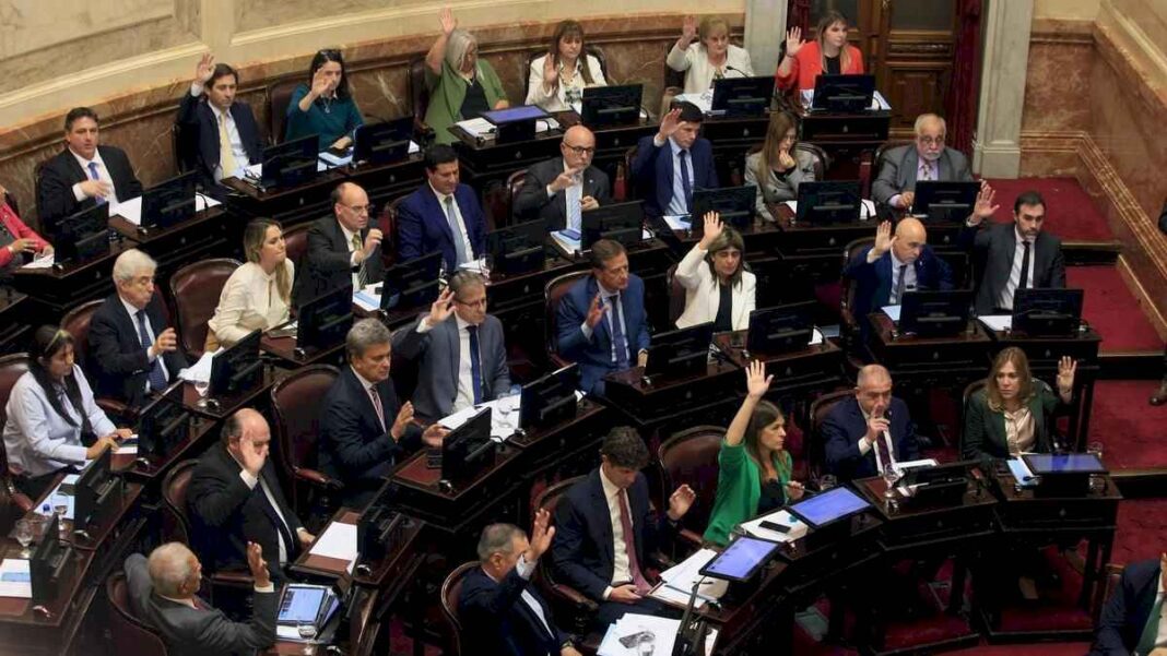 los-senadores-tienen-1132-asesores-que-cuestan-al-menos-$840-millones-por-mes-y-hay-dudas-sobre-sus-funciones