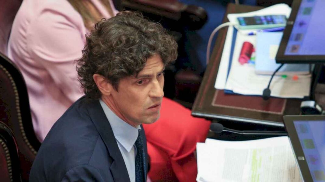 martin-lousteau-redobla-la-presion-para-que-el-gobierno-acepte-cambios-en-la-ley-bases