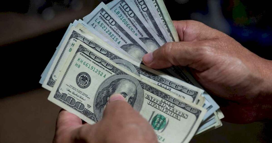 dolar-tarjeta-hoy:-a-cuanto-cotiza-este-sabado-23-de-noviembre