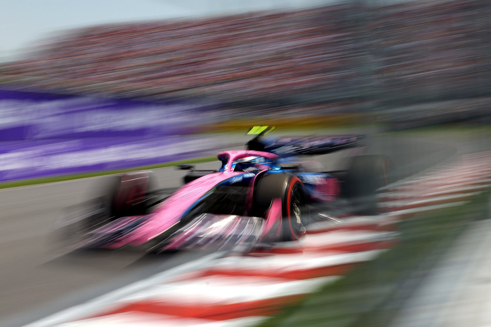 1778199-formula-1-colapinto-frente-al-espejo-en-la-previa-al-gp-de-hungria